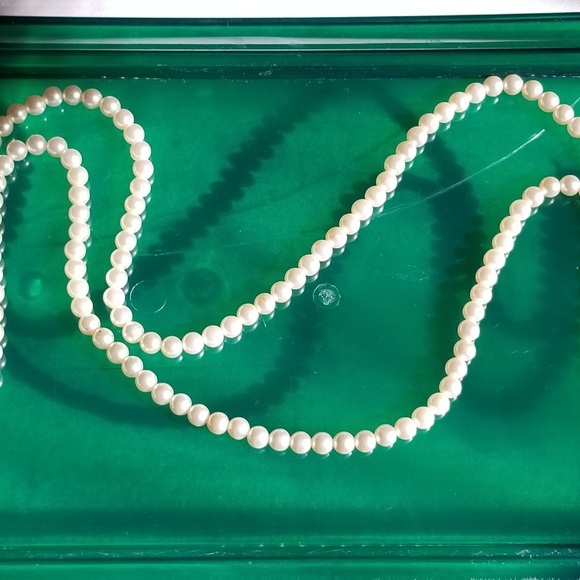 Vintage 4 PC. Pearl Necklace Collection - Picture 3 of 8